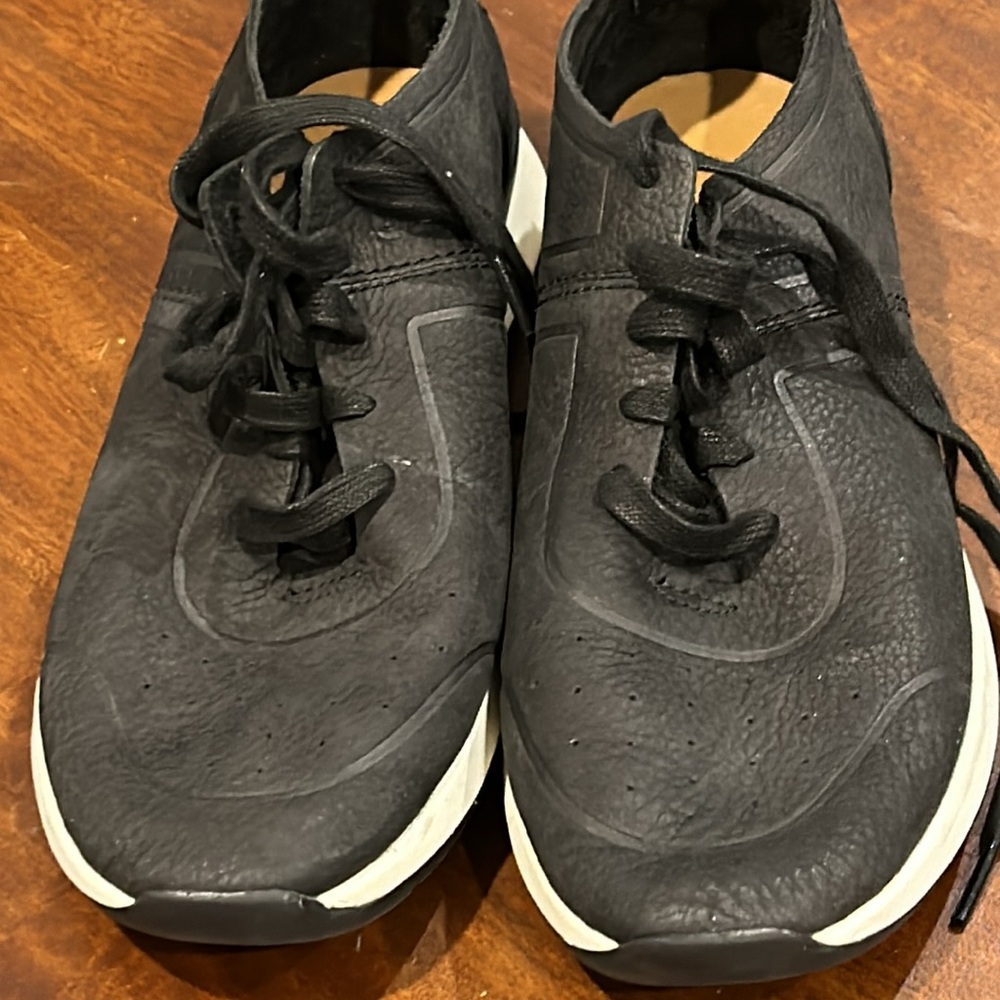 UGGS Sneakers - Picture 5 of 5